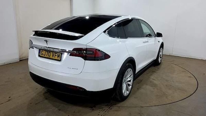 TESLA MODEL X