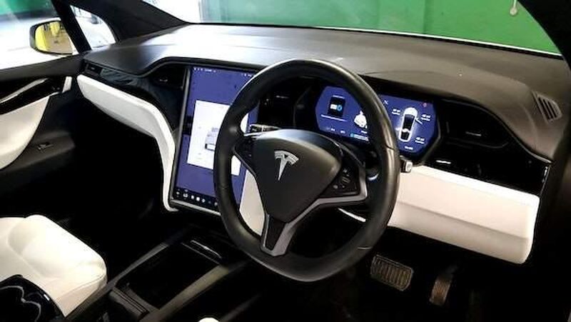 TESLA MODEL X