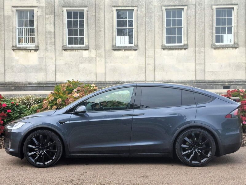 TESLA MODEL X