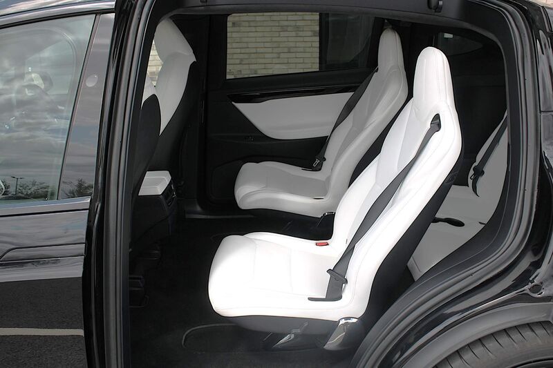 TESLA MODEL X