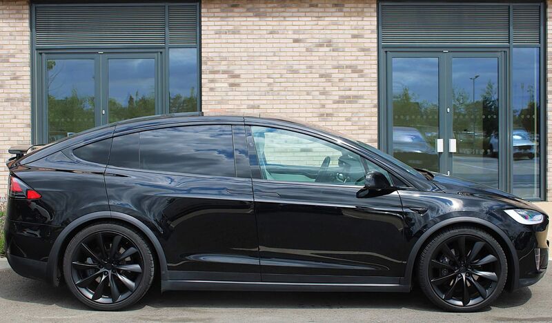 TESLA MODEL X