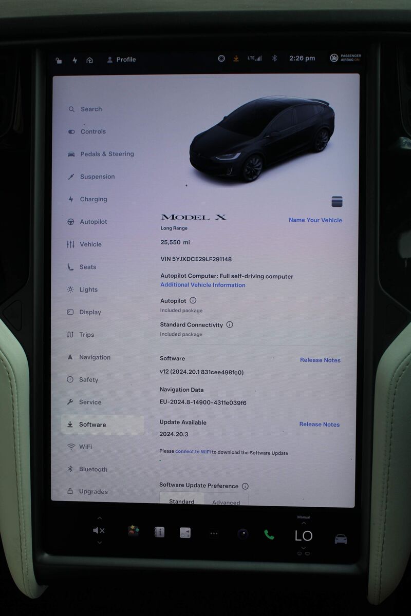 TESLA MODEL X