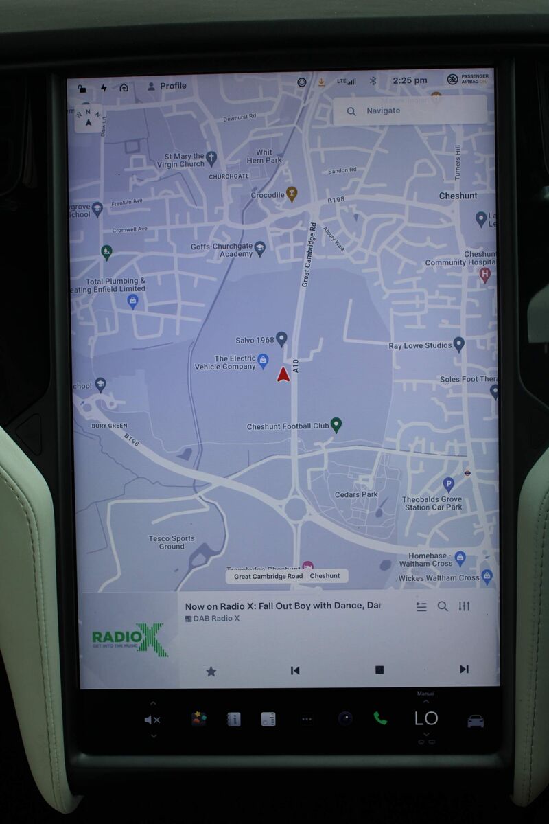 TESLA MODEL X