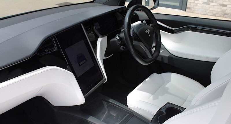 TESLA MODEL X