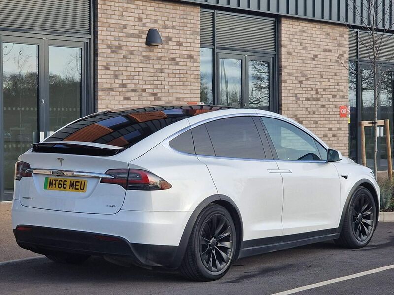TESLA MODEL X