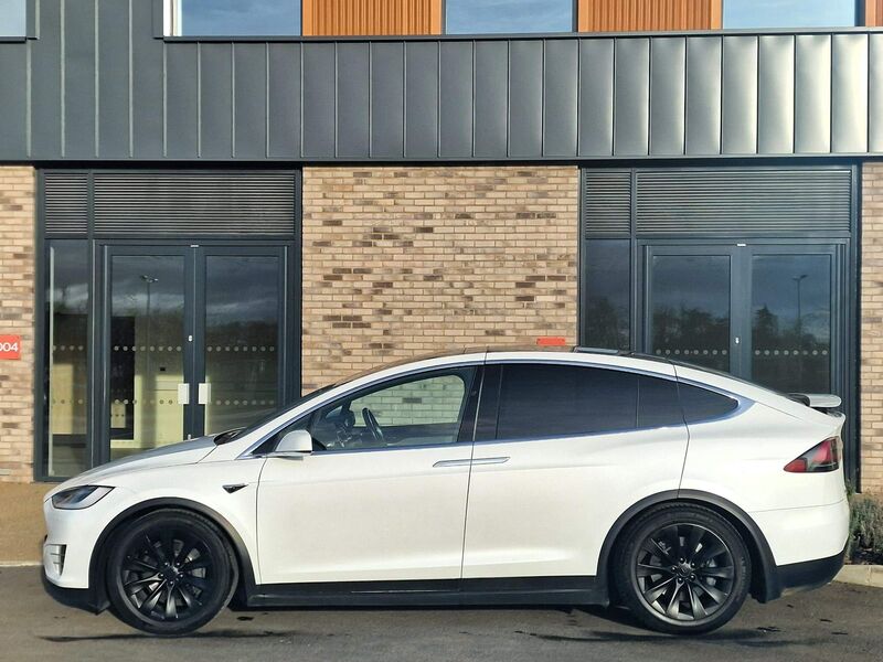 TESLA MODEL X