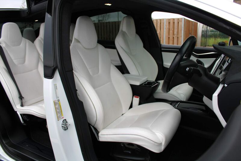 TESLA MODEL X