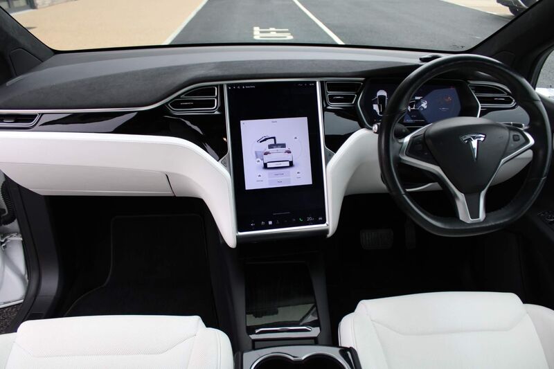 TESLA MODEL X