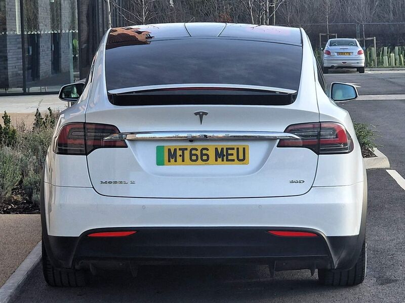 TESLA MODEL X