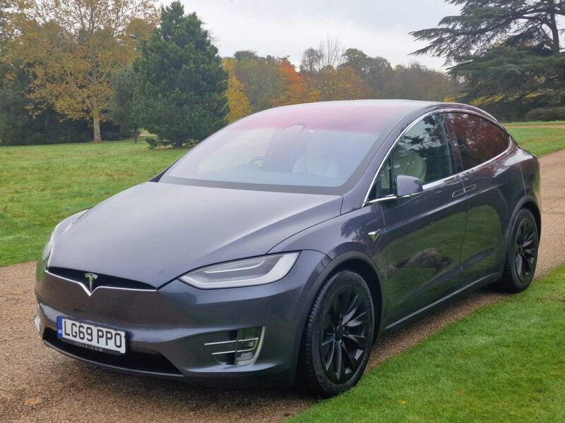 TESLA MODEL X