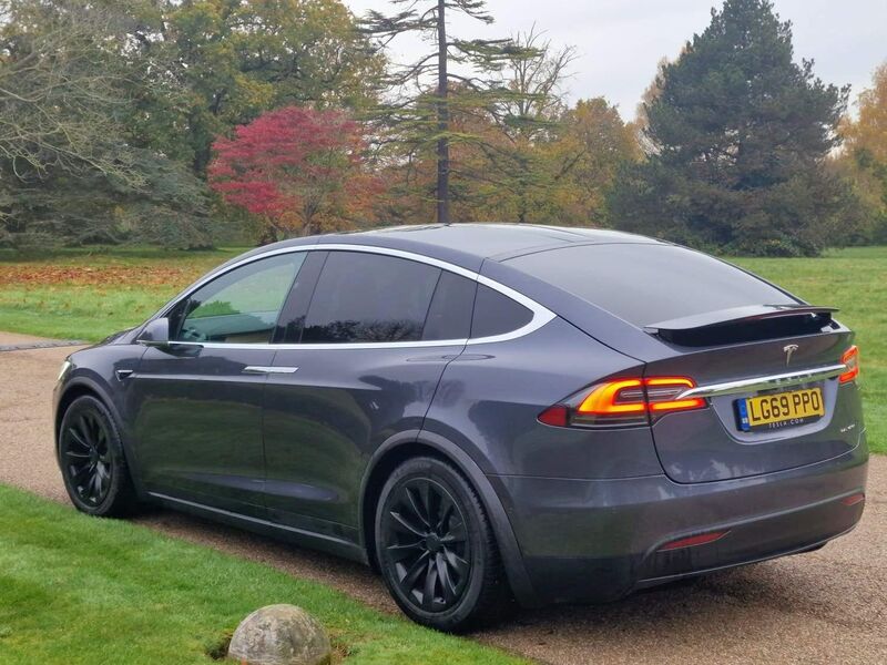 TESLA MODEL X