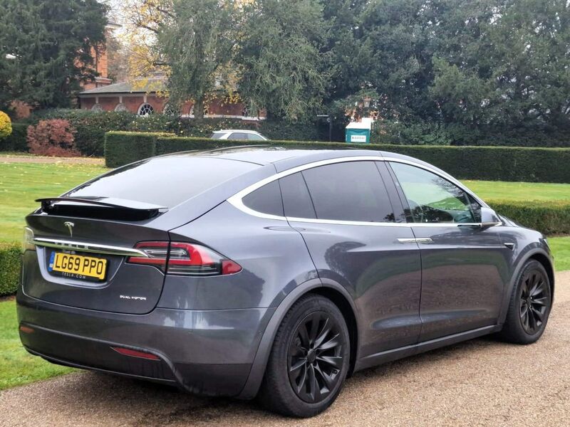 TESLA MODEL X