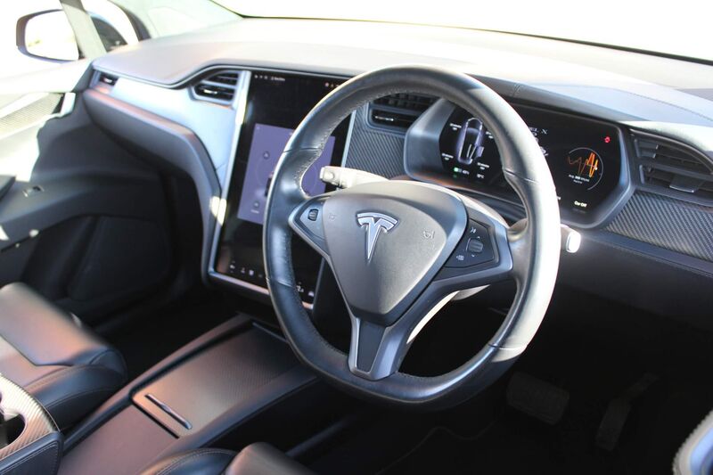 TESLA MODEL X