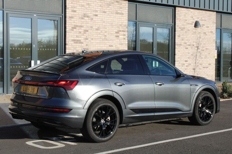 AUDI E-TRON