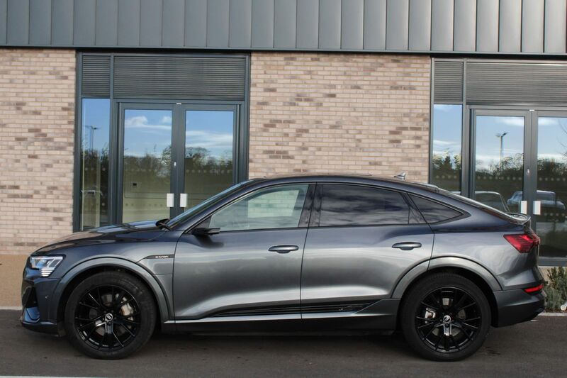 AUDI E-TRON