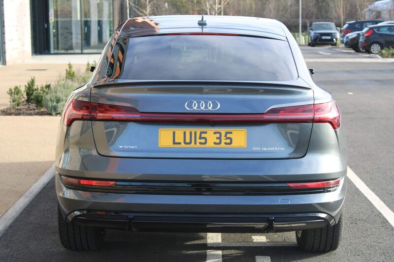 AUDI E-TRON