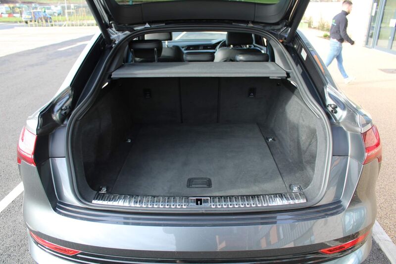 AUDI E-TRON