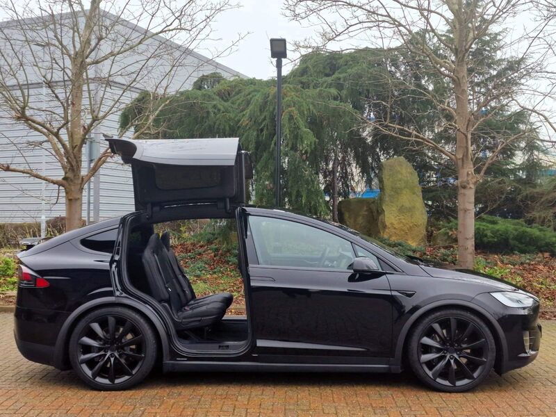 TESLA MODEL X