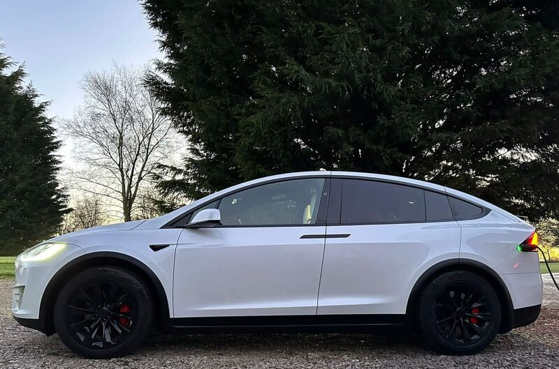 TESLA MODEL X