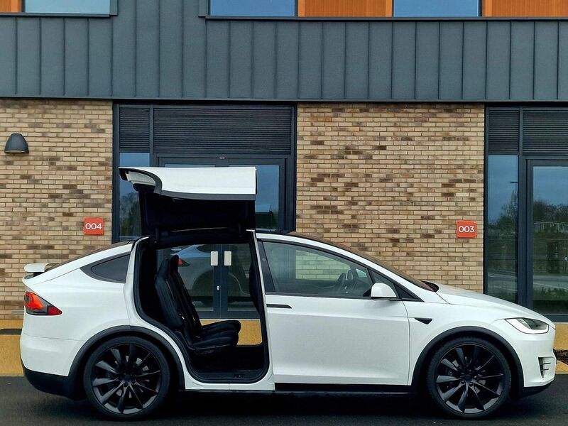 TESLA MODEL X