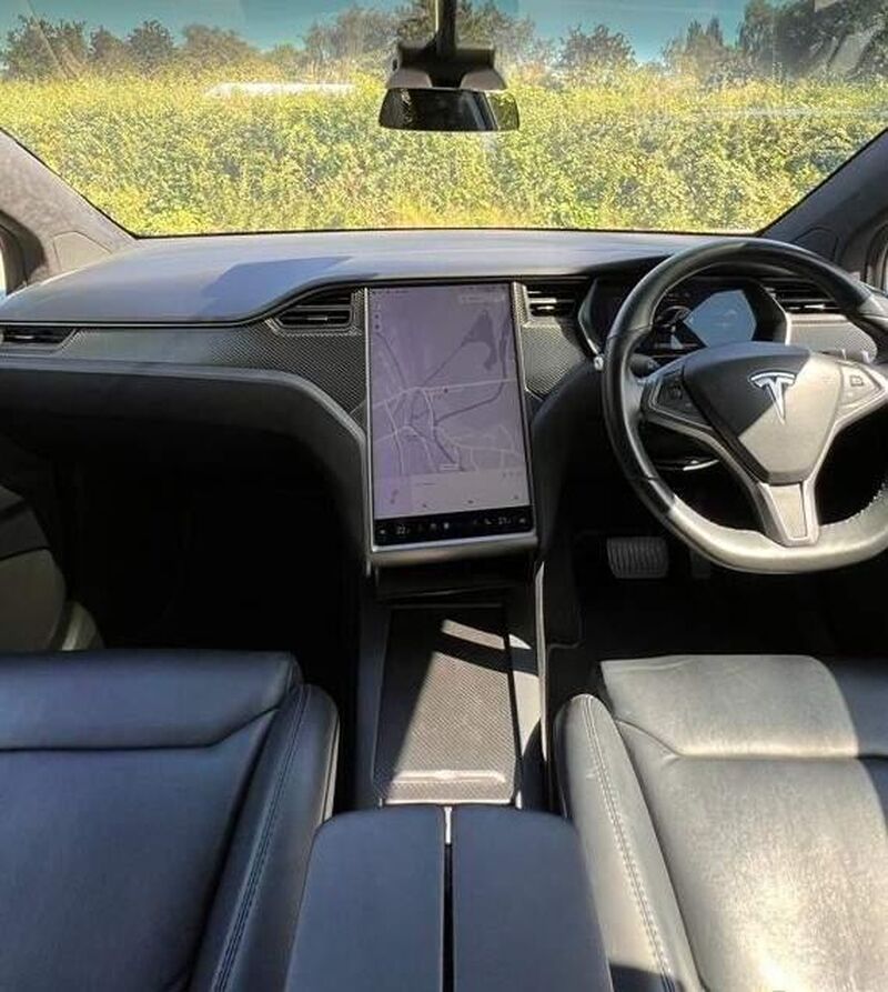 TESLA MODEL X