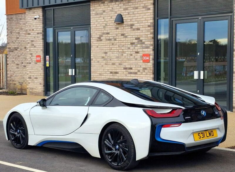 BMW I8