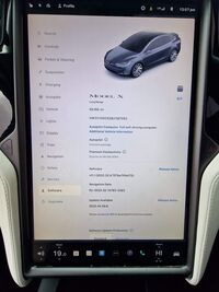 TESLA MODEL X