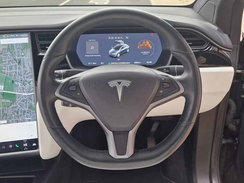 TESLA MODEL X