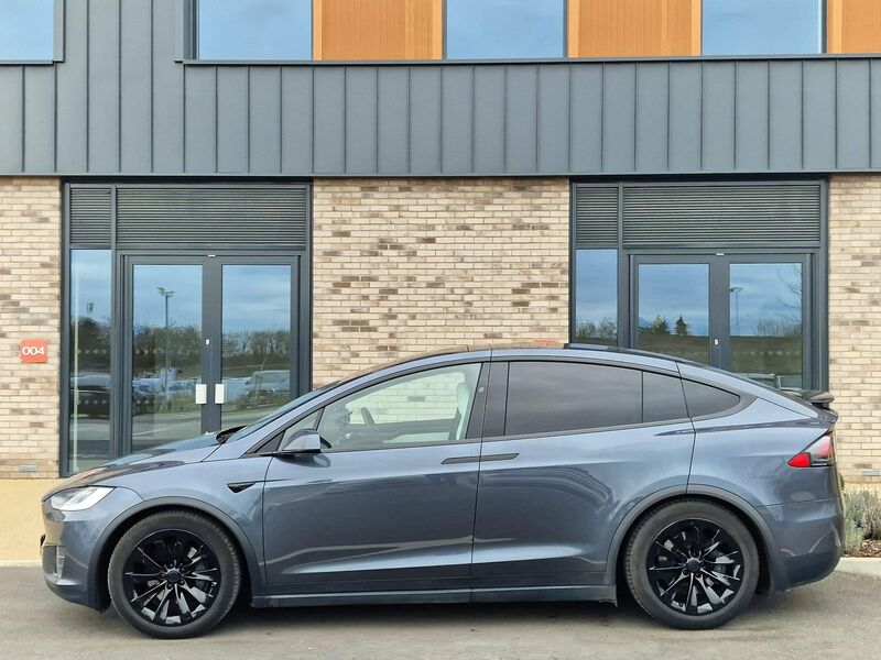 TESLA MODEL X