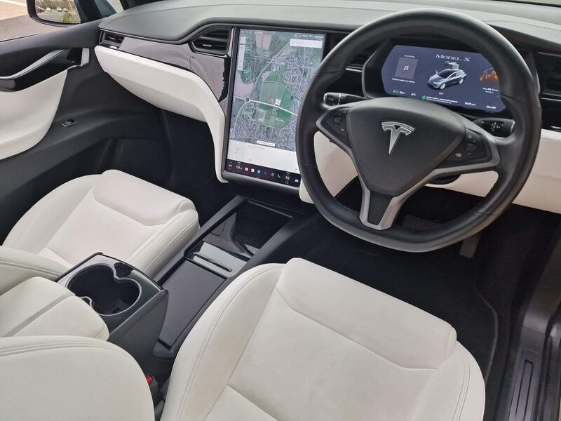 TESLA MODEL X