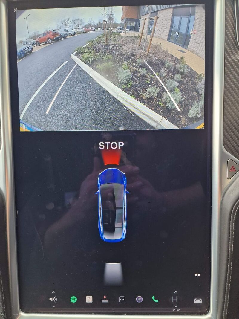 TESLA MODEL X