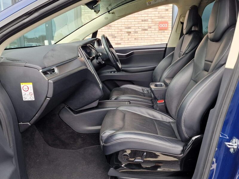 TESLA MODEL X