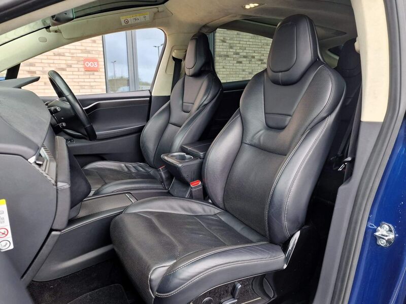 TESLA MODEL X