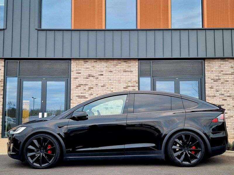 TESLA MODEL X