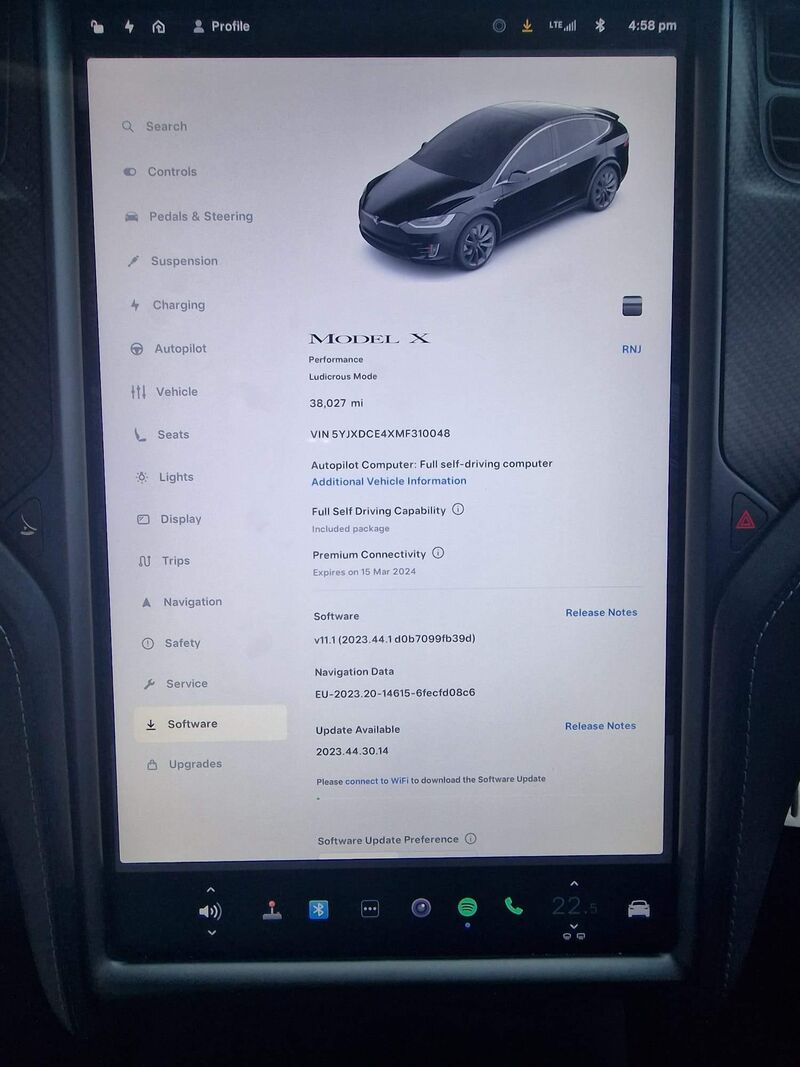 TESLA MODEL X