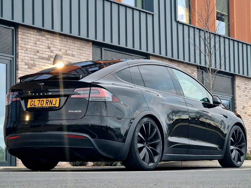 TESLA MODEL X