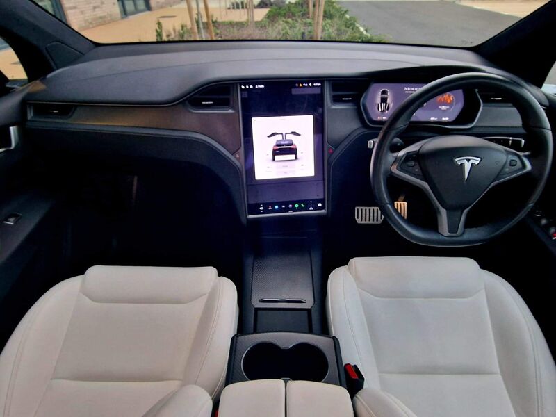 TESLA MODEL X