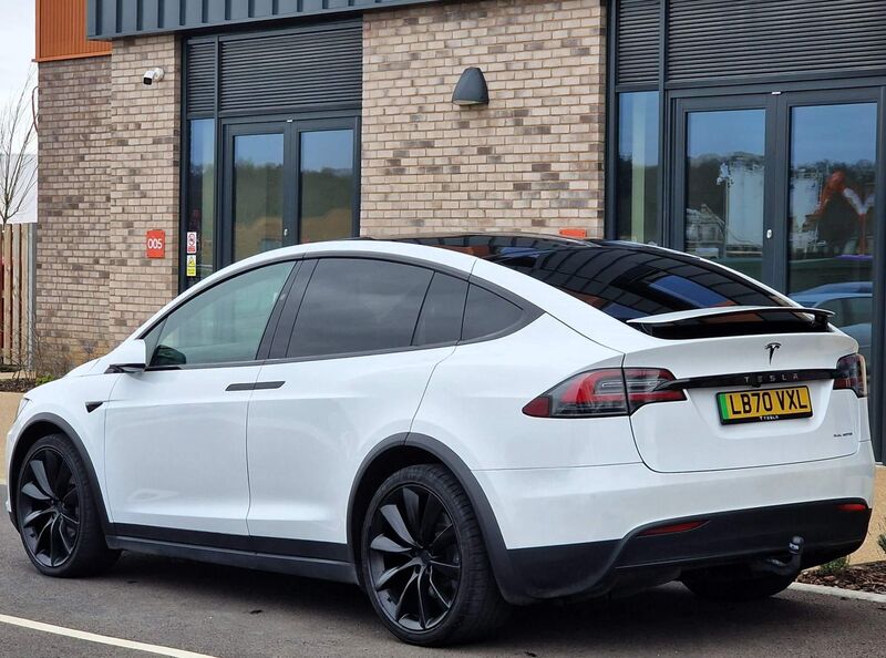 TESLA MODEL X