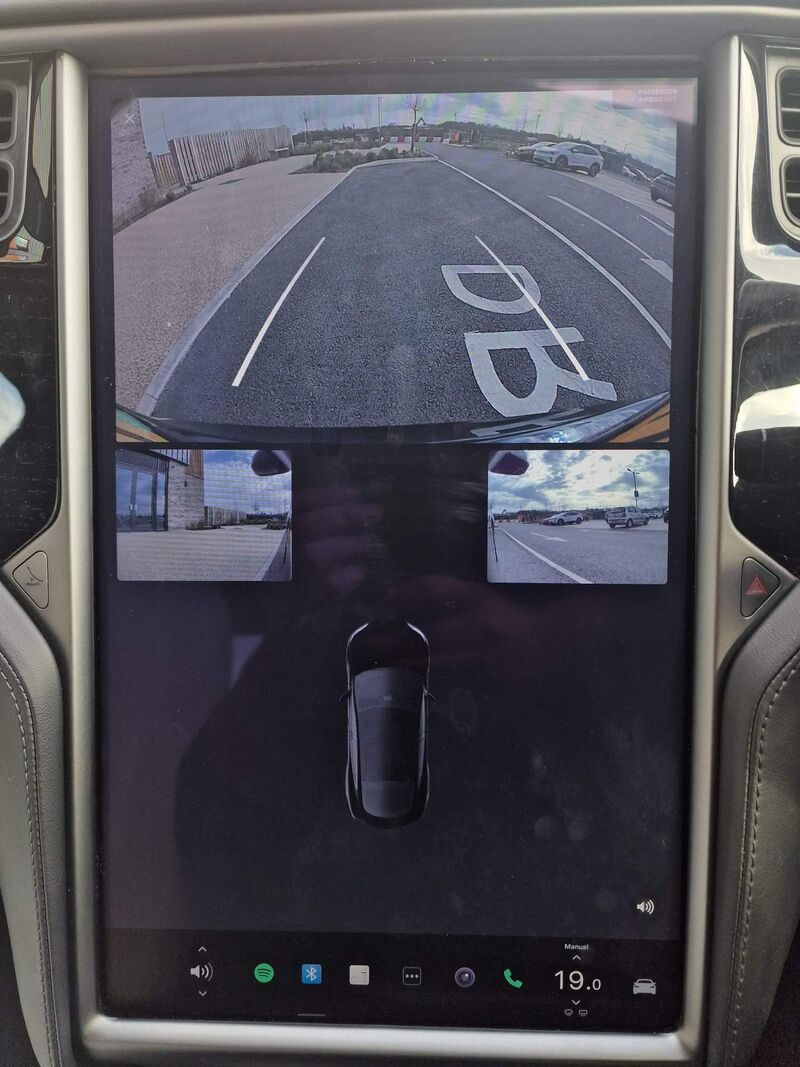 TESLA MODEL S