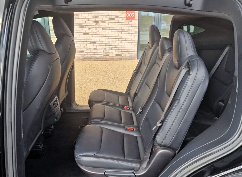 TESLA MODEL X