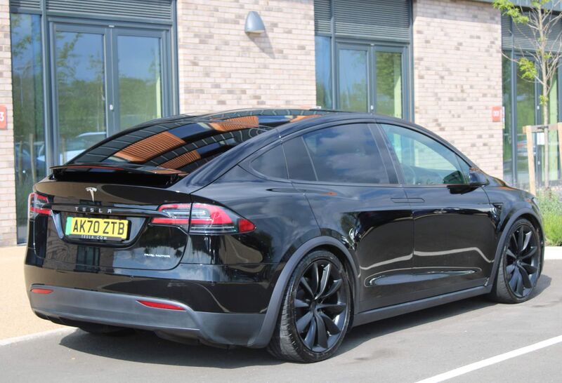 TESLA MODEL X