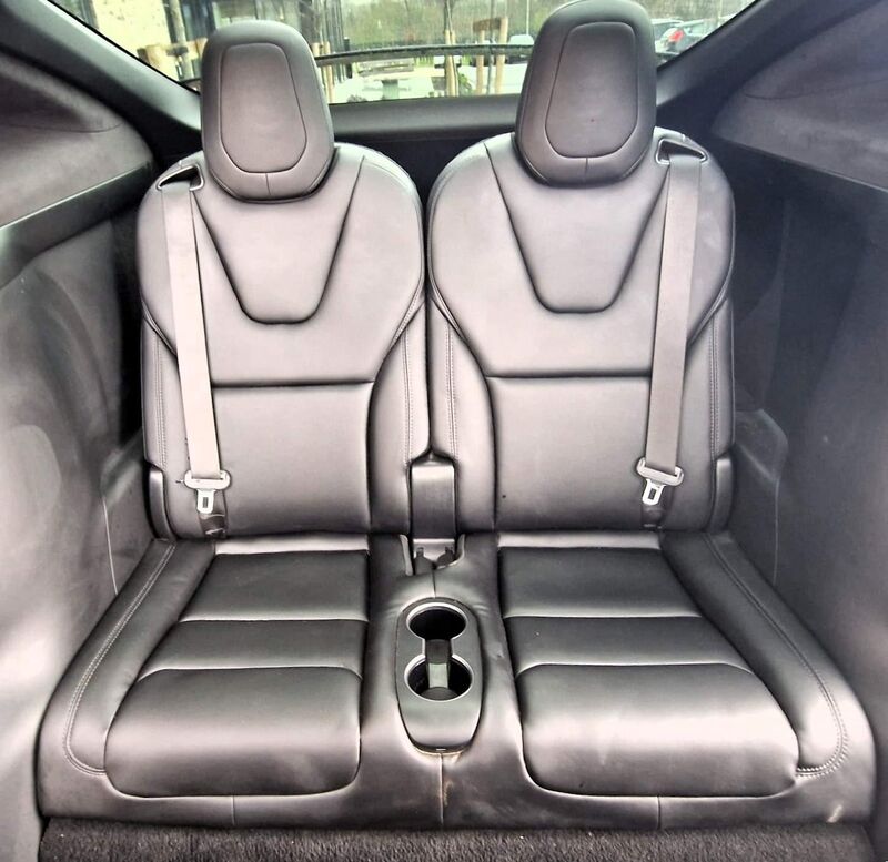 TESLA MODEL X