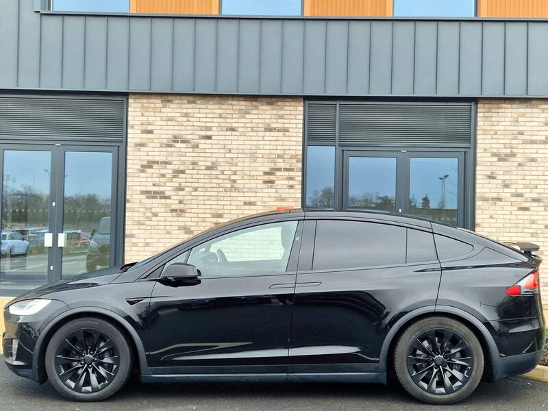 TESLA MODEL X