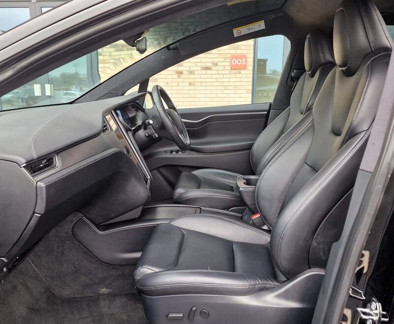 TESLA MODEL X
