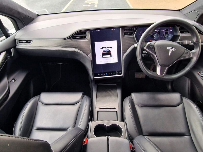 TESLA MODEL X