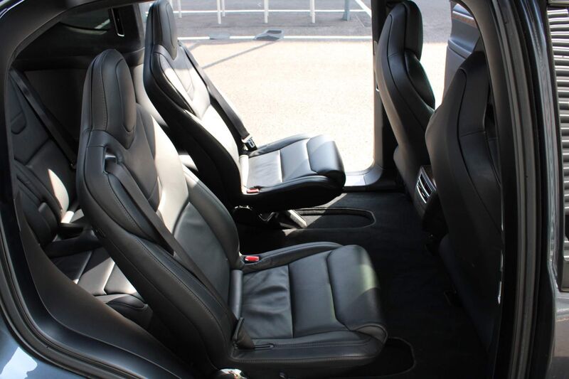 TESLA MODEL X