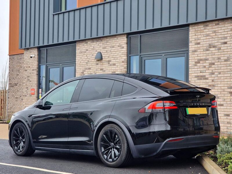 TESLA MODEL X