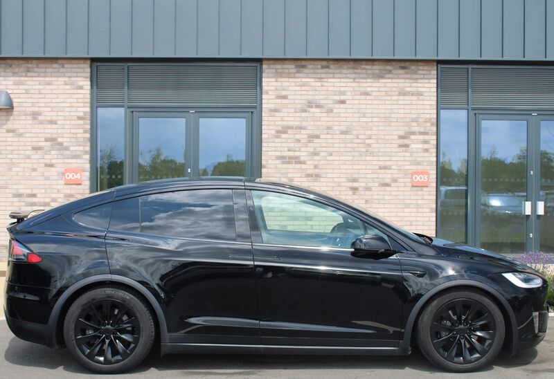 TESLA MODEL X