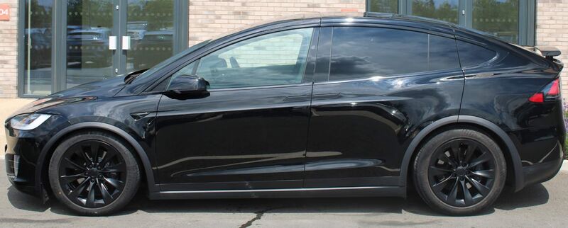 TESLA MODEL X