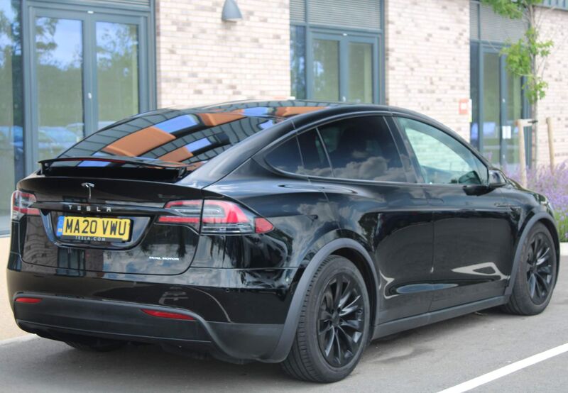 TESLA MODEL X